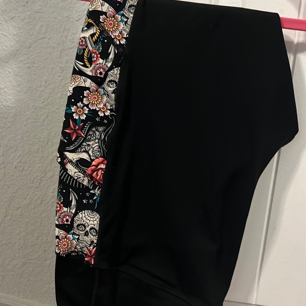 Torrid Active Workout Capris Size 2